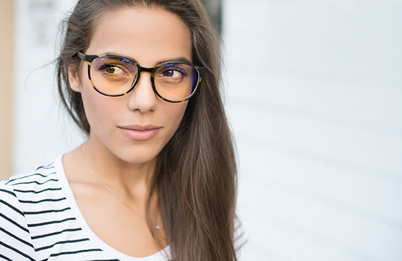 Quels sont les bienfaits des lentilles anti-lumière bleue pour vos yeux